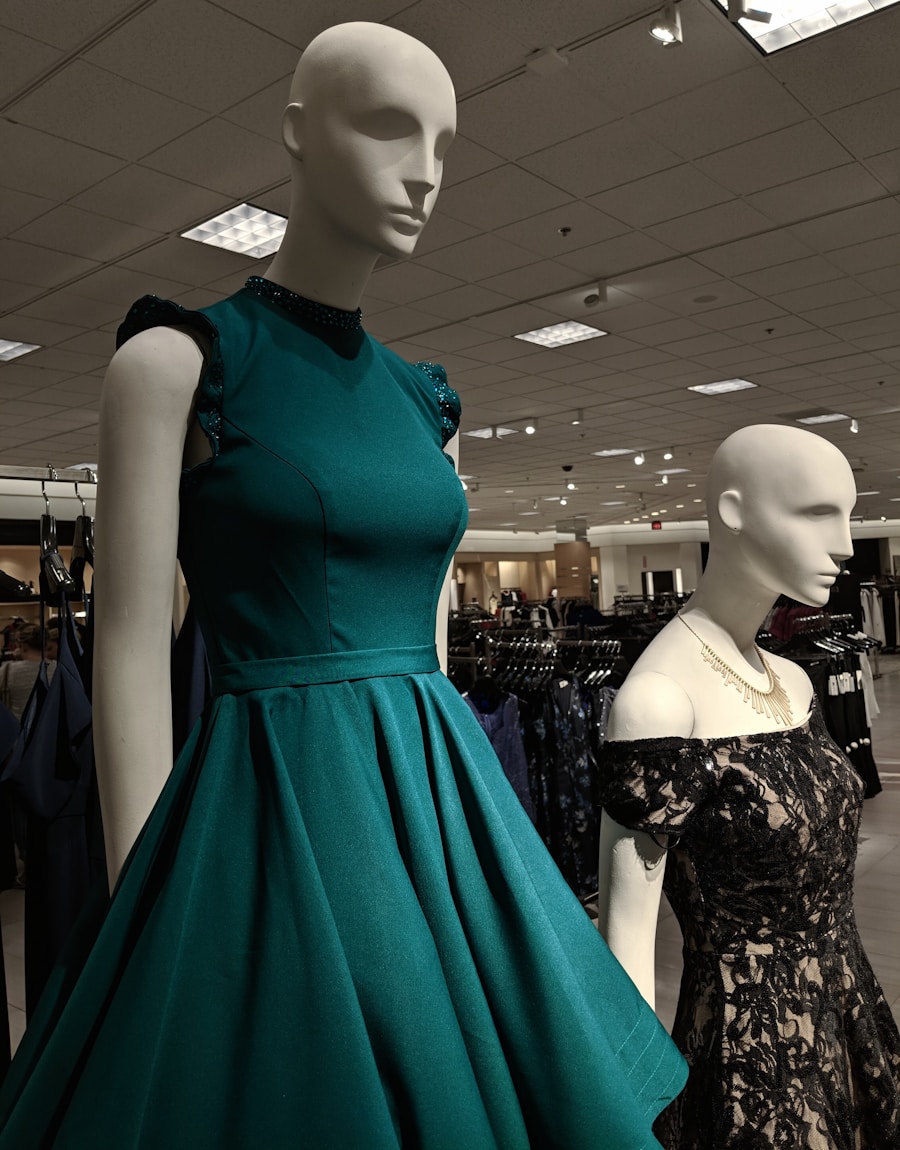 Photo dark green dress
